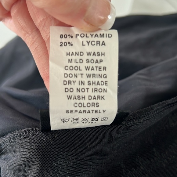 Gottex Embroidered Swimsuit,Unique Design, 6 - Picture 9 of 9